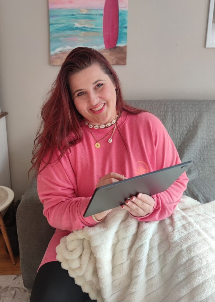 Janina Peters mit Tablet Brand Designerin